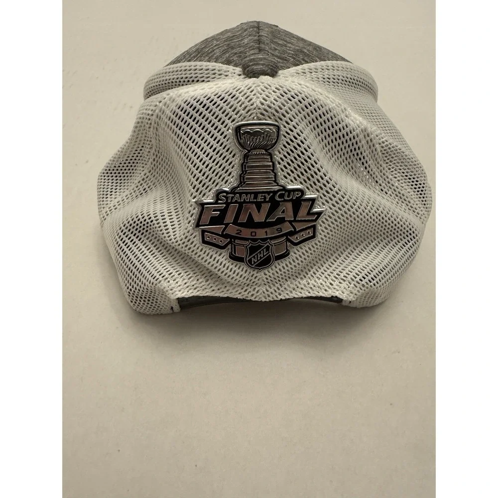 Men's Boston Bruins Fanatics Gray/White 2019 Eastern Conference‎ Champions Hat